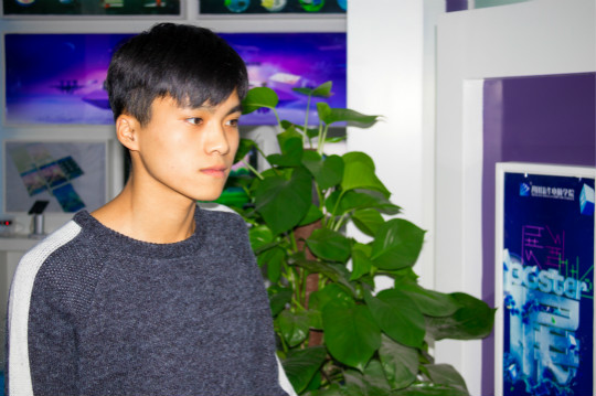  四川新華學(xué)子——追夢(mèng)赤子心