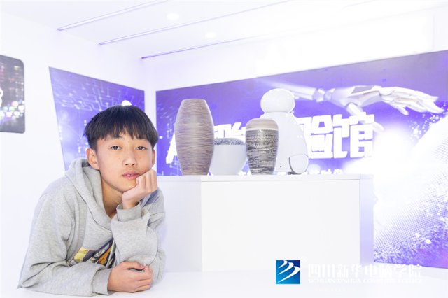 看臉時代的零零后，如何擺脫枷鎖、負重前行