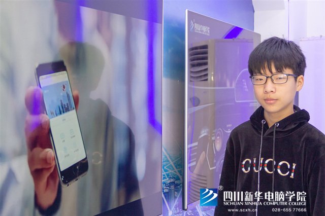 看臉時代的零零后，如何擺脫枷鎖、負重前行