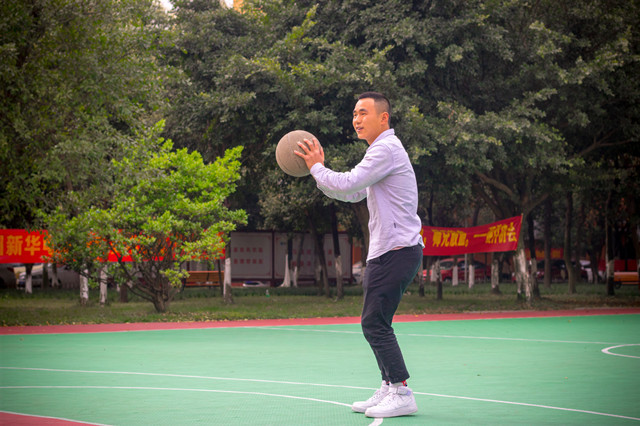 高中輟學(xué)，看“職場小白”如何“技能在手，天下可走”