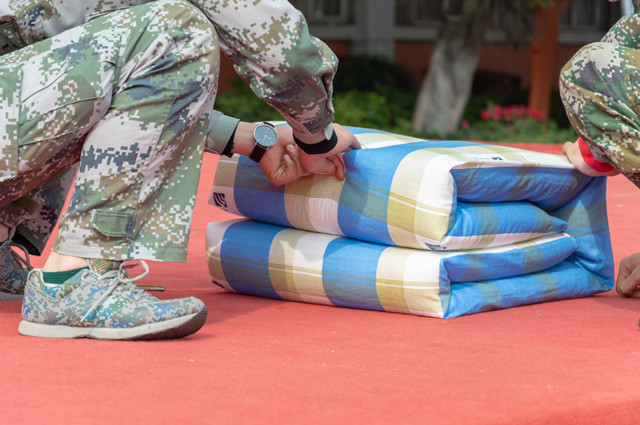 我想高薪就業(yè)，零基礎(chǔ)的初中生現(xiàn)在學(xué)還晚不晚？