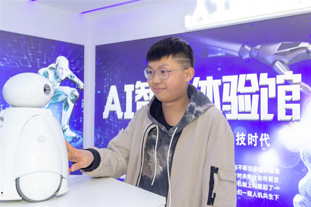 我想高薪就業(yè)，零基礎(chǔ)的初中生現(xiàn)在學(xué)還晚不晚？