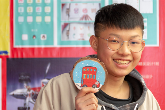 我想高薪就業(yè)，零基礎(chǔ)的初中生現(xiàn)在學(xué)還晚不晚？