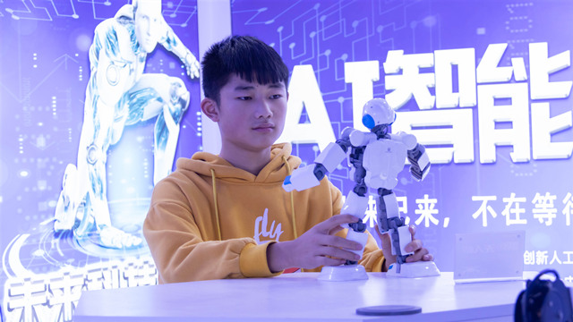 新生故事|體驗(yàn)過打工的辛苦，我來新華學(xué)UI設(shè)計(jì)