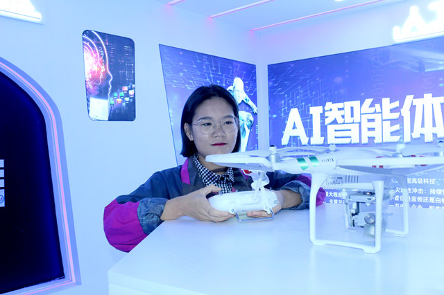 優(yōu)秀學(xué)子|張悅：未來(lái)不將就，在新華遇見更好的自己