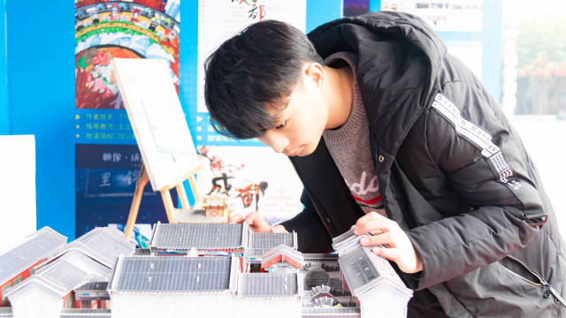 兄弟結(jié)伴來(lái)新華，見證彼此蛻變 