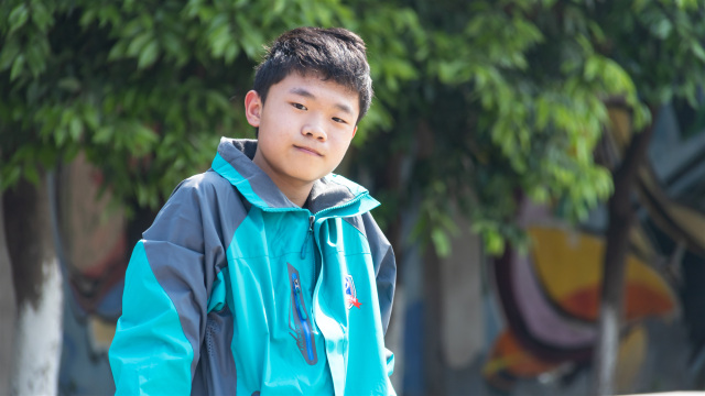 三人結伴來新華，老朋友再做新同學！