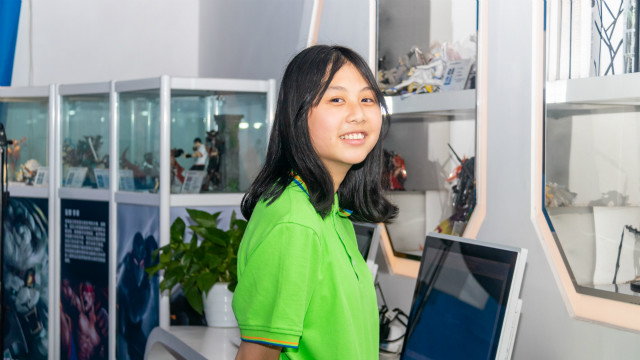 想要學(xué)一門實(shí)用的技術(shù)，選擇了UI