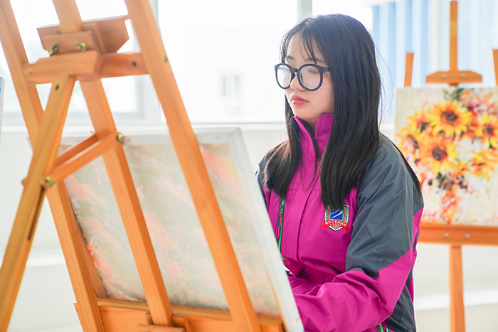 學(xué)一技之長改變生長軌跡，來新華演繹精彩人生！