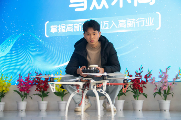 轉(zhuǎn)校再擇校讓夢(mèng)想在新華重新起飛