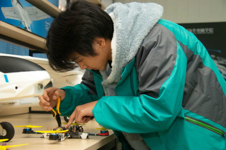 逐夢(mèng)者自強(qiáng)不息 有志者奮斗無(wú)悔?