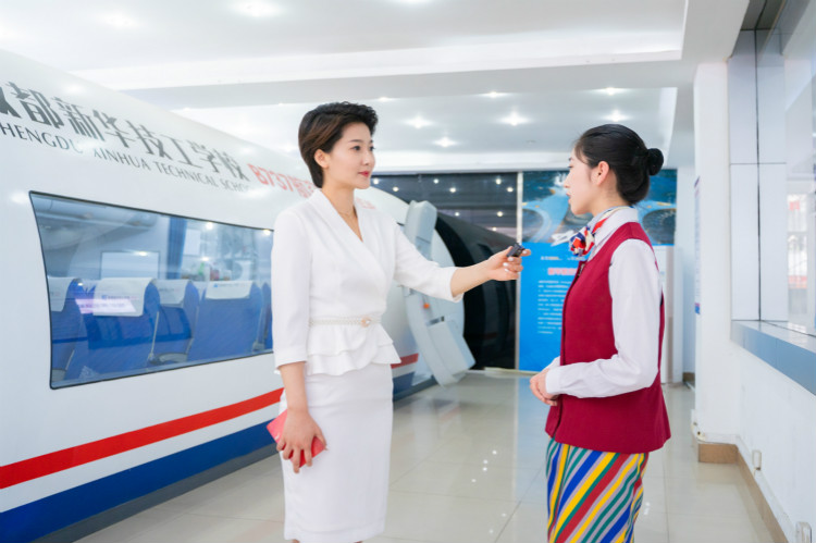 初高成績不理想，找職校？女生學(xué)什么專業(yè)好？