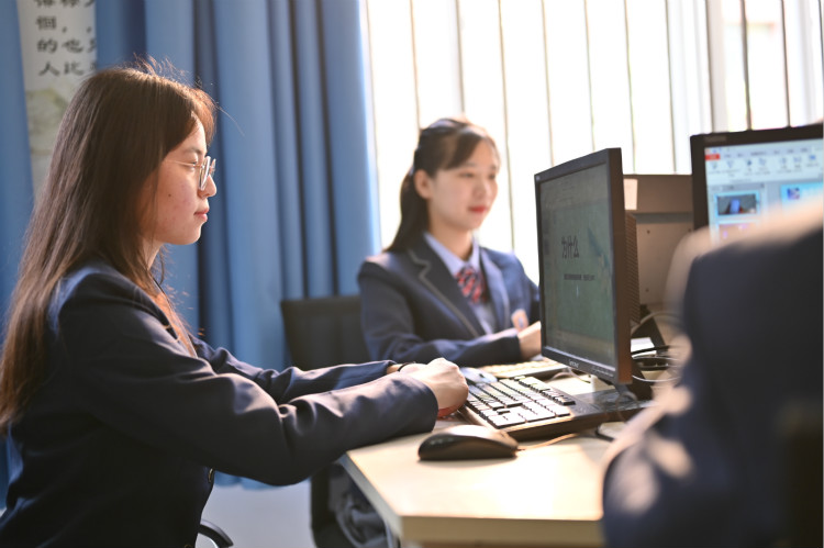 初高成績不理想，找職校？女生學(xué)什么專業(yè)好？