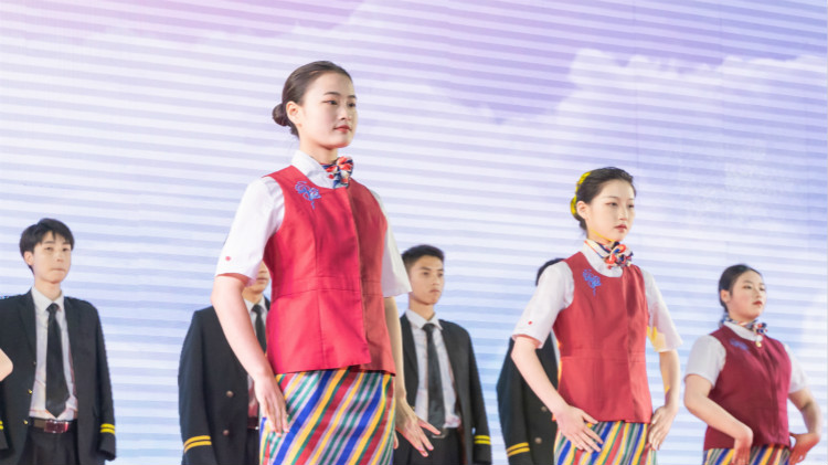 新華 《有志、有智、有質(zhì)》青年