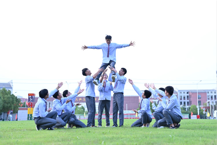 中高考結(jié)束選什么專業(yè)就業(yè)好？讓他們告訴你！