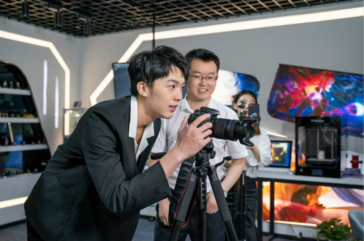 盧東旭粉絲見(jiàn)面會(huì)，新華影視動(dòng)漫推薦官答疑時(shí)間到！