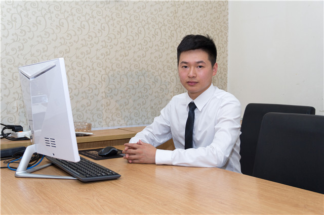 一無所有從新華走出，華麗轉(zhuǎn)身再歸來！