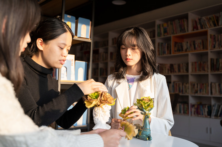 勇做走在時(shí)代前列的奮進(jìn)者—新華少年 志在千秋