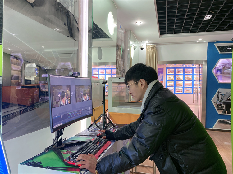 打工太辛苦擇校再讀，用技術(shù)與實(shí)力逆襲