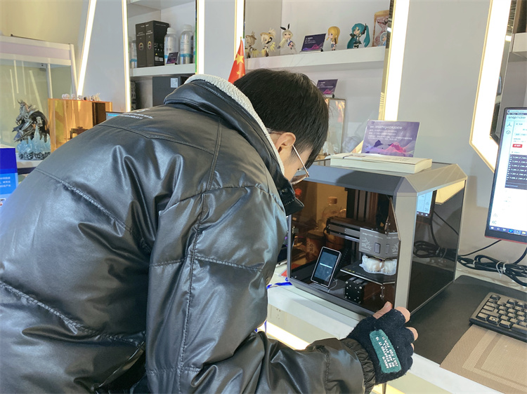 打工太辛苦擇校再讀，用技術(shù)與實(shí)力逆襲