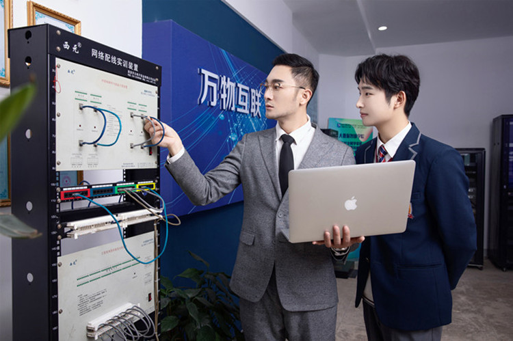 就業(yè)寒潮來(lái)襲，新華這類人才卻被市場(chǎng)熱搶！