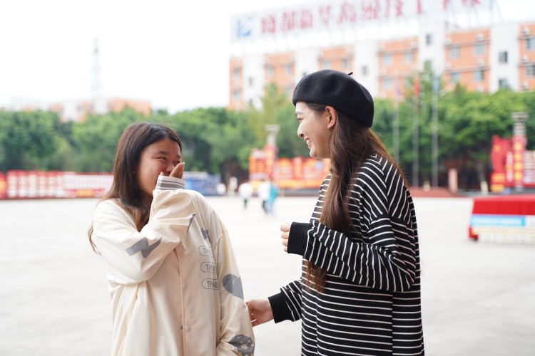 新生故事|再聚新華，共訴情誼