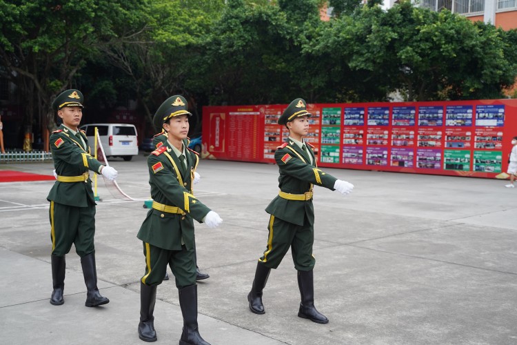 新華國旗護(hù)衛(wèi)隊(duì)|青春與國旗同在！