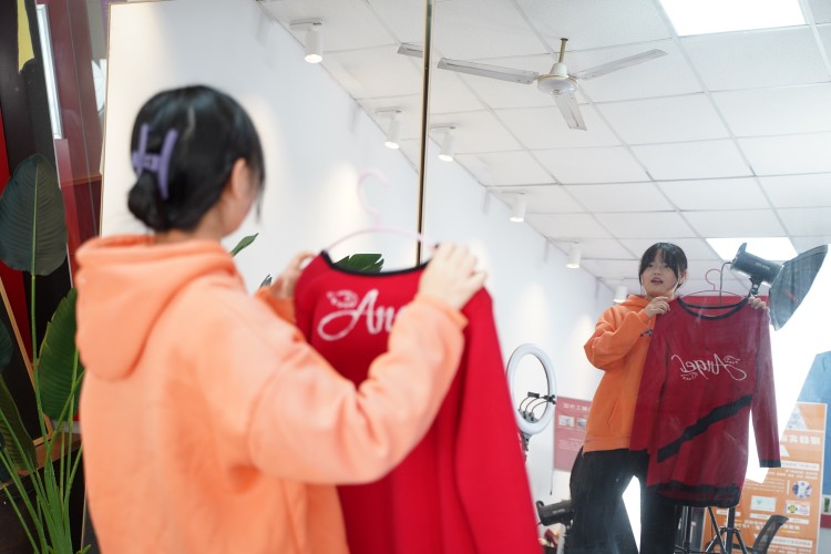 優(yōu)秀學(xué)子|京東實習(xí)再得佳績，新華學(xué)習(xí)更創(chuàng)新高