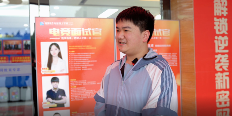 轉(zhuǎn)學(xué)來新華，在自己熱愛的領(lǐng)域開出花