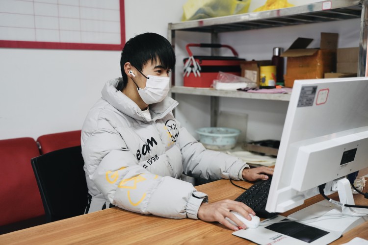 優(yōu)秀學(xué)子|披星戴月，盡心竭力