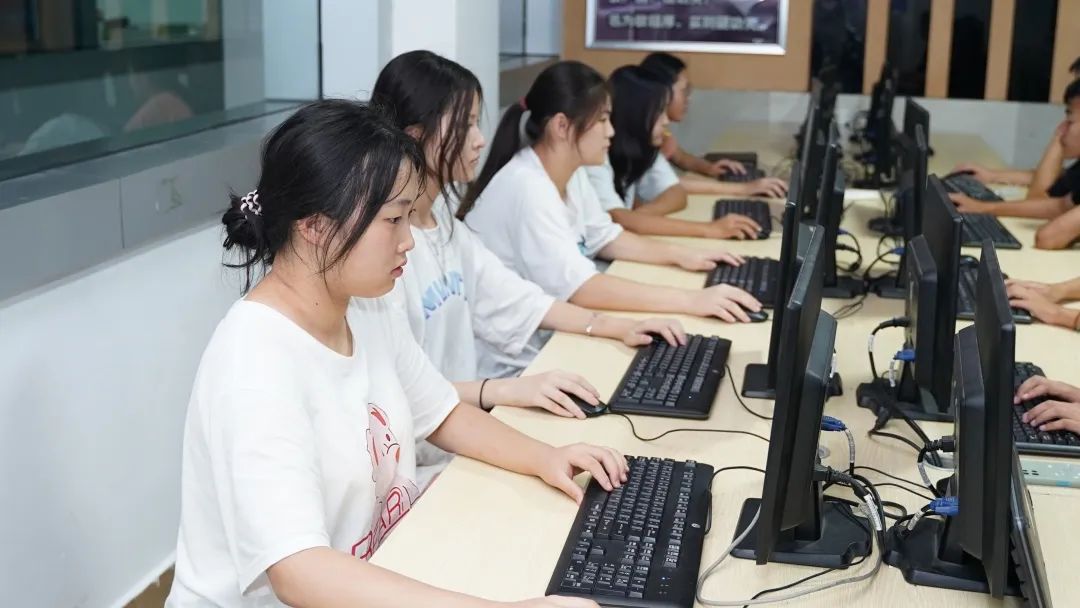 如何高薪就業(yè)？有哪些行業(yè)值得推薦？