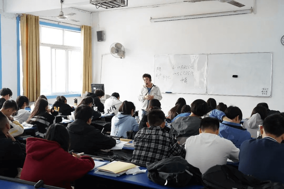 單招上大專是唯一出路嗎？單招落榜應(yīng)該怎么辦