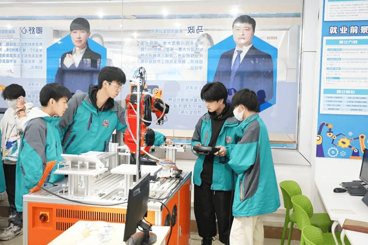 2025年春季學(xué)位告急，千萬不能錯過春季報(bào)名！